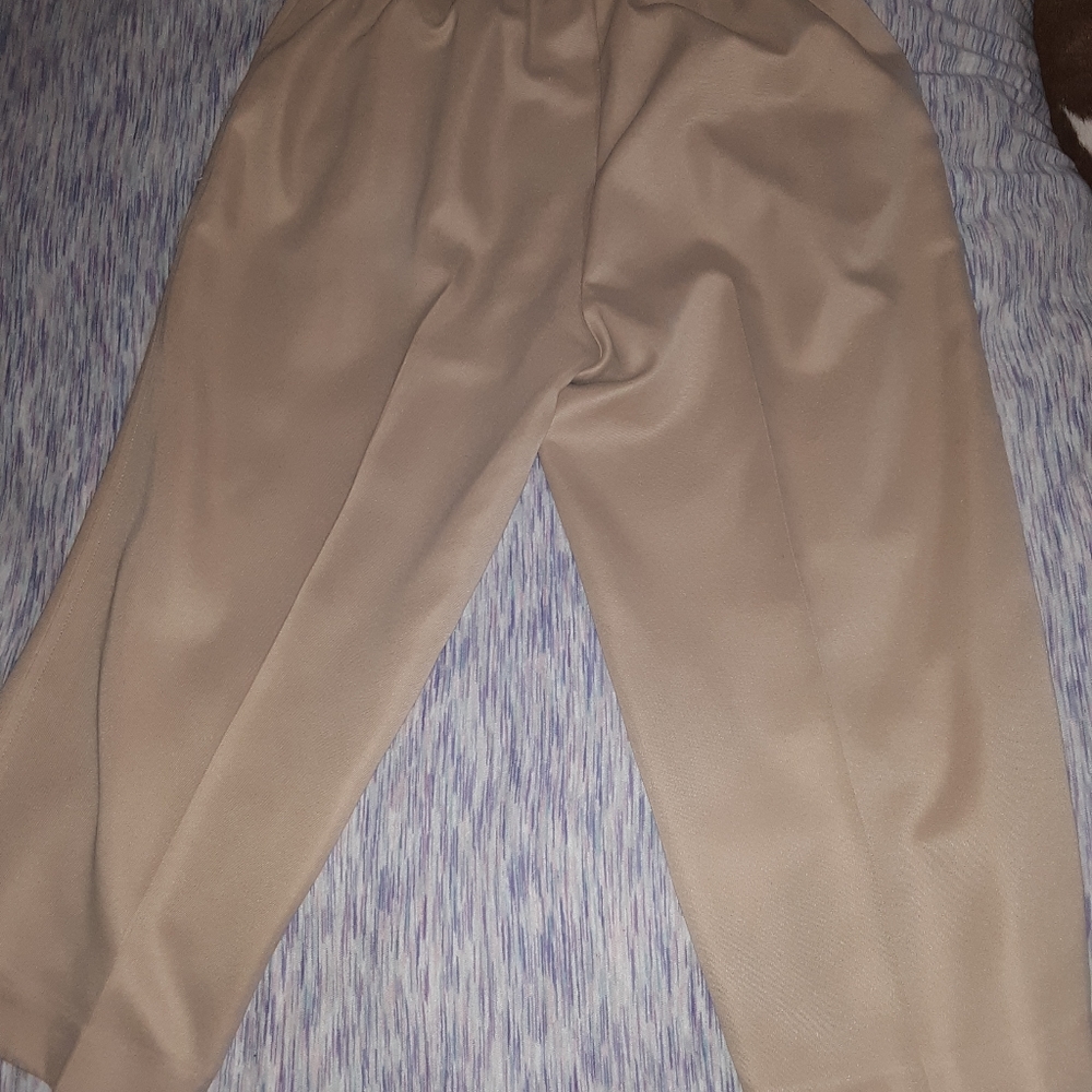 KIM ROGERS TAN CAPRIS - Picture 2 of 8